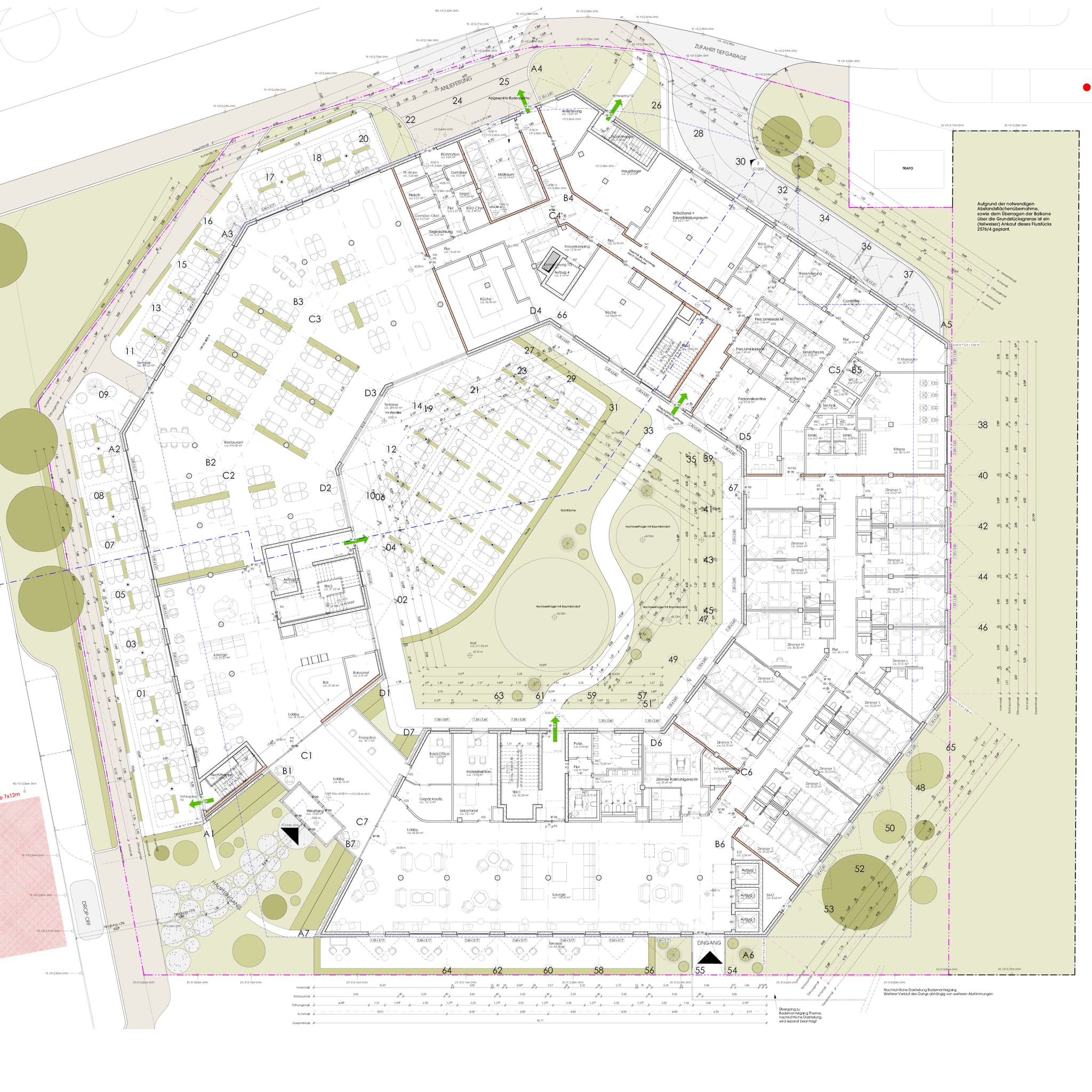 Grundriss des achteckigen Erdgeschosses mit Lageplan, Gartenhof in der Mitte und begrünten Freiflächen ringsum