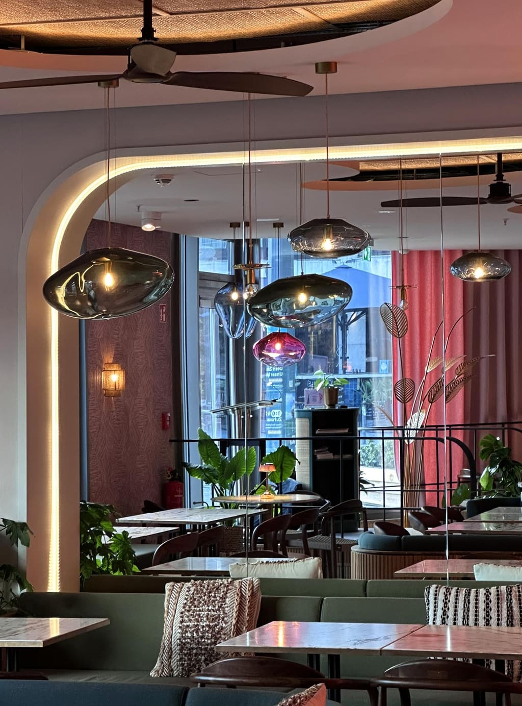Jamie Oliver Kitchen, Detail der Einrichtung