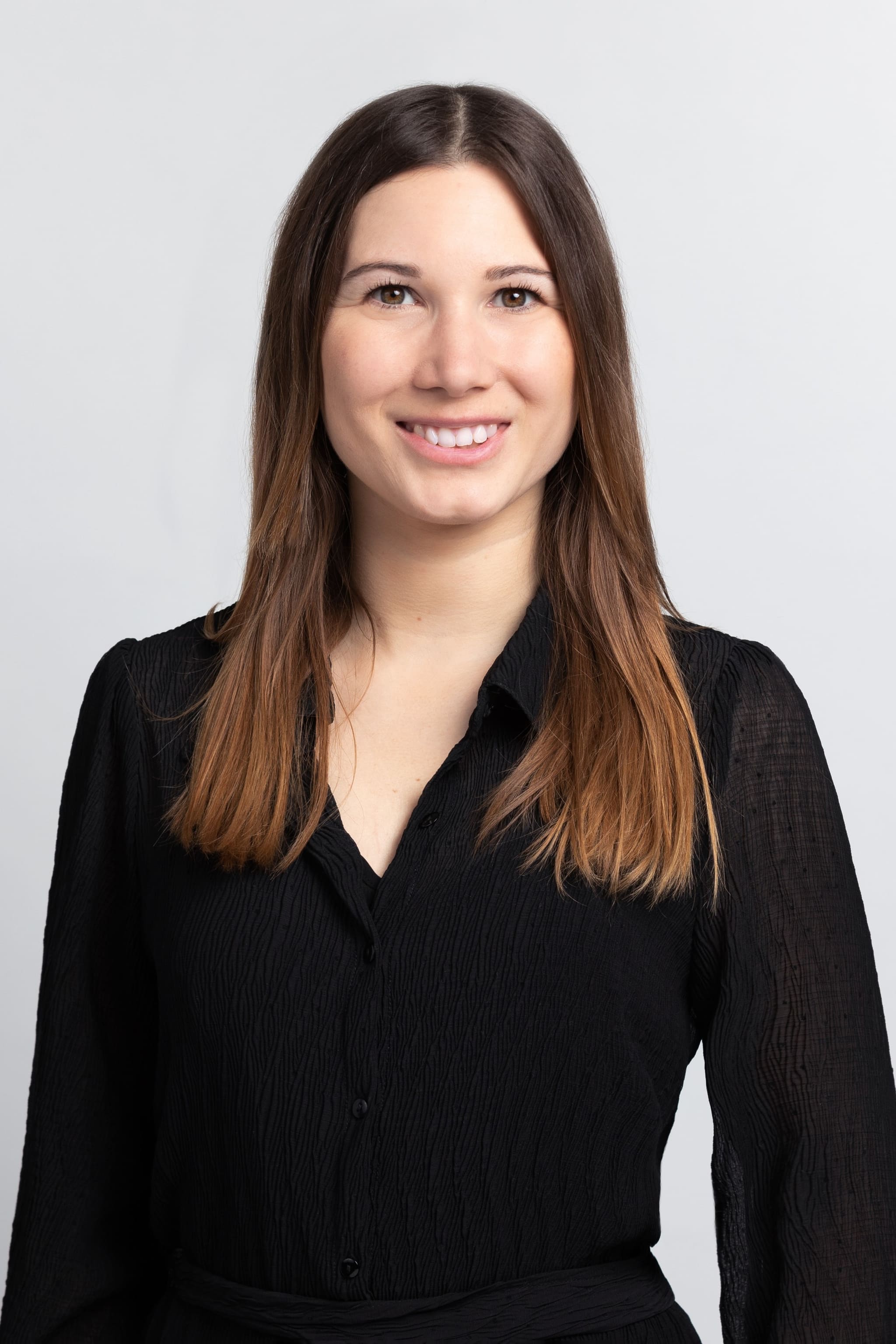 Alina Schierstedt in a portrait-format photograph